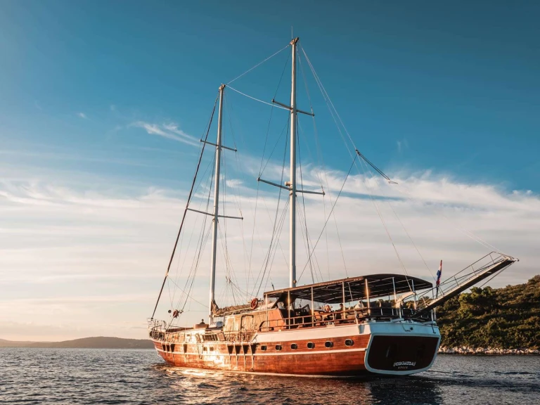 Hire Luxury Yacht with or without skipper Custom Croatia