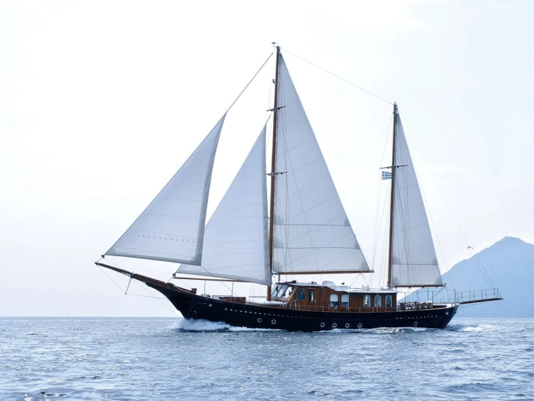 Luxury Yacht to hire Greece at the best price