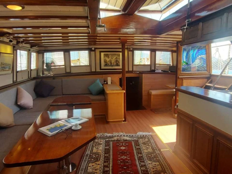 Hire Luxury Yacht COBAN TURKEY with a boat licence