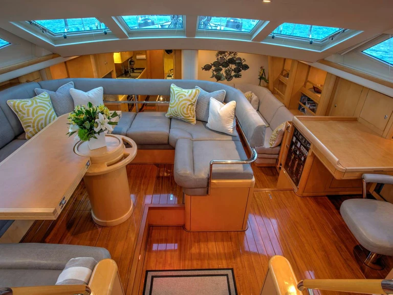Luxury Yacht hire in Caribbean - Oyster Marine DAMA DE NOCHE