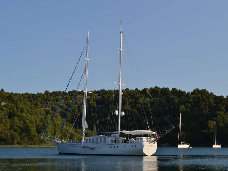 Charter a Ege Yat DVI MARIJE in Capo d'Orlando on Samboat