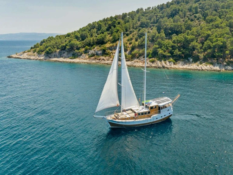 Yacht charter Kaštel Gomilica - Custom SOLE on SamBoat