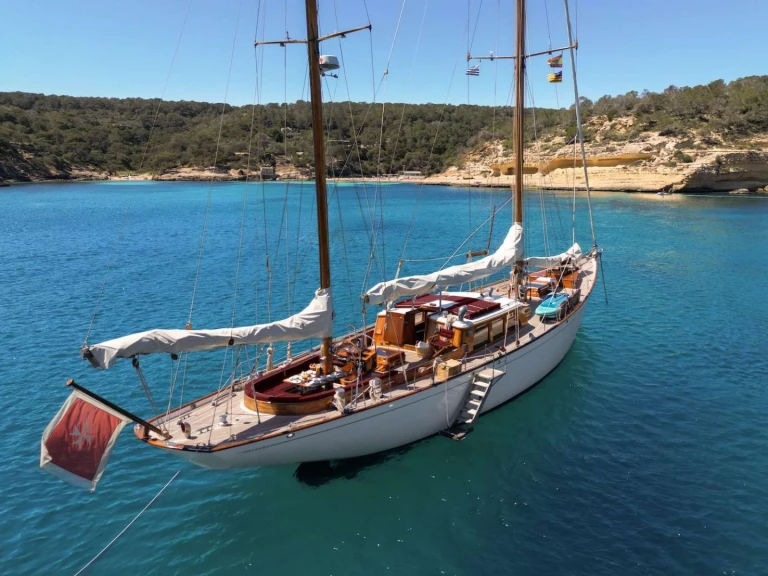 Hire a Abeking & Rasmussen GAEL I French Riviera