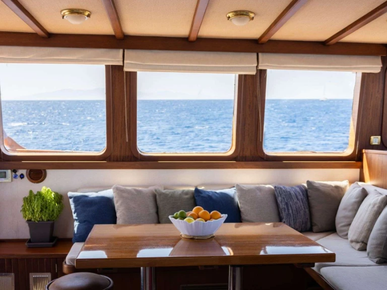 Yacht hire Mykonos (Island) cheap SEATZEN