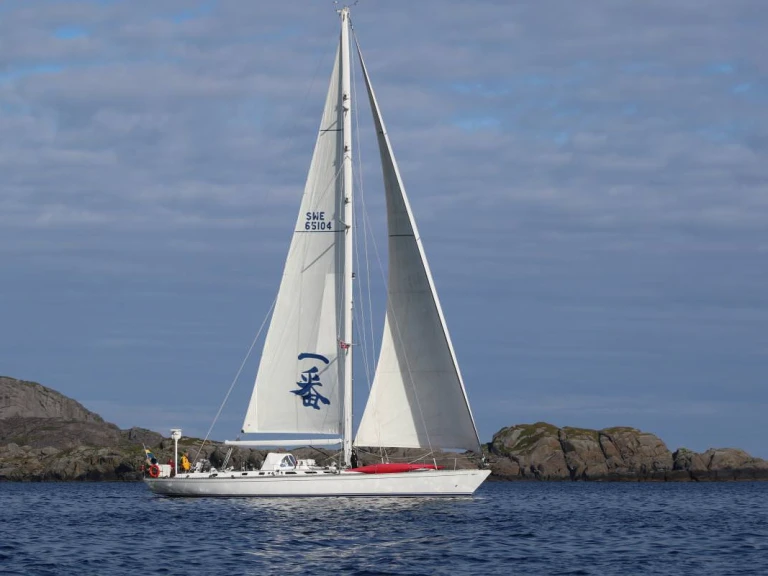 Hire Luxury Yacht Nautor Swan with a boat licence
