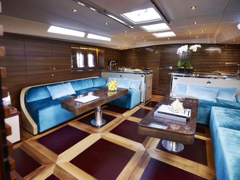 Hire Luxury Yacht with or without skipper Hanse Tuscany