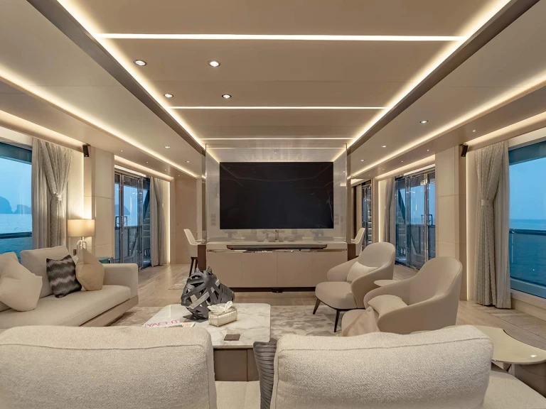 Luxury Yacht to hire Ao Po at the best price