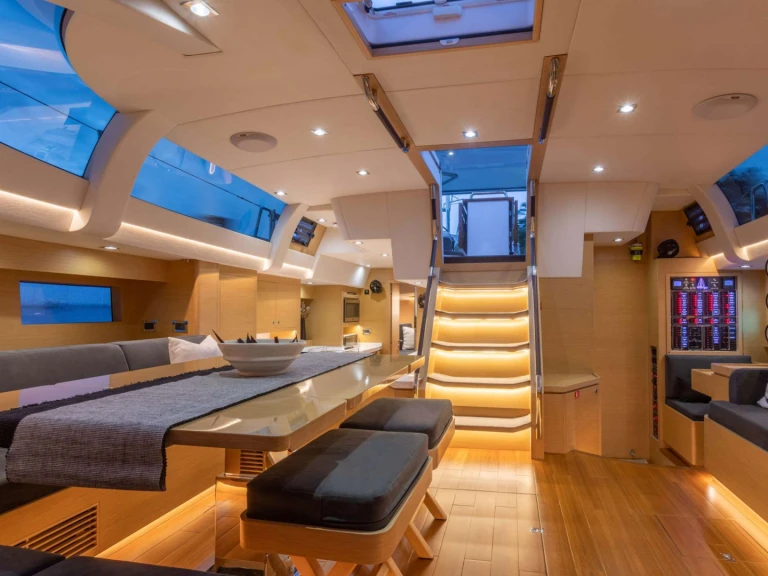 Yacht hire New England cheap Vanishing Point