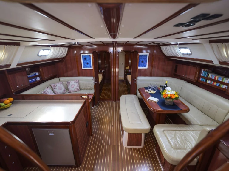 Yacht charter Athens - Ocean Yachts MYTHOS on SamBoat
