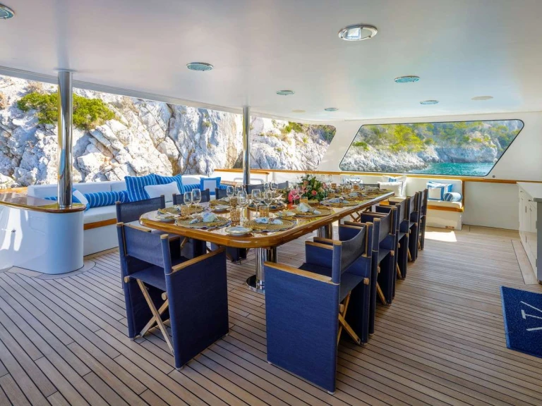 Charter a  ITOTO in Athens on Samboat