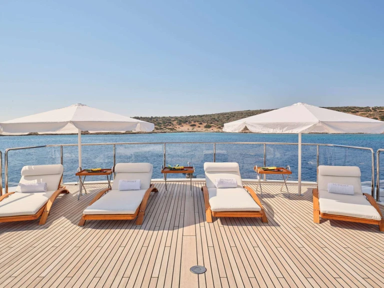Hire a Benetti SUNDAY Athens