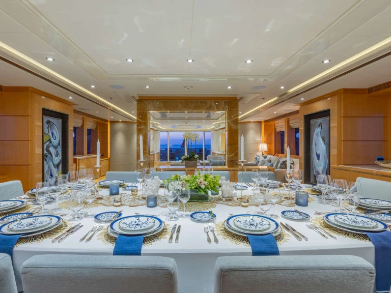 Hire Luxury Yacht with or without skipper Heesen Bahamas