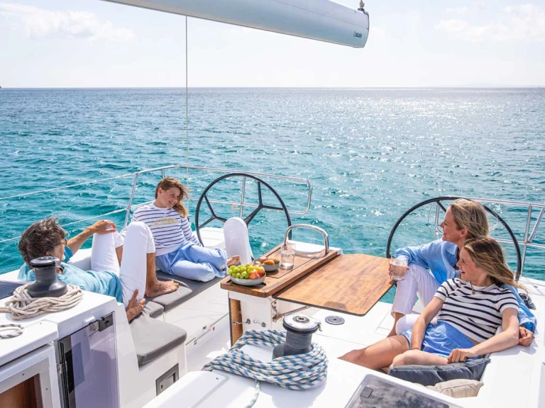 Hire Sailboat Bavaria with a boat licence