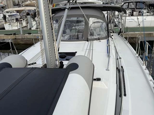 Yacht charter Golfo Aranci - Bavaria Bavaria C42 on SamBoat