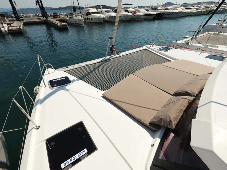 Hire Catamaran with or without skipper Fountaine Pajot Pula