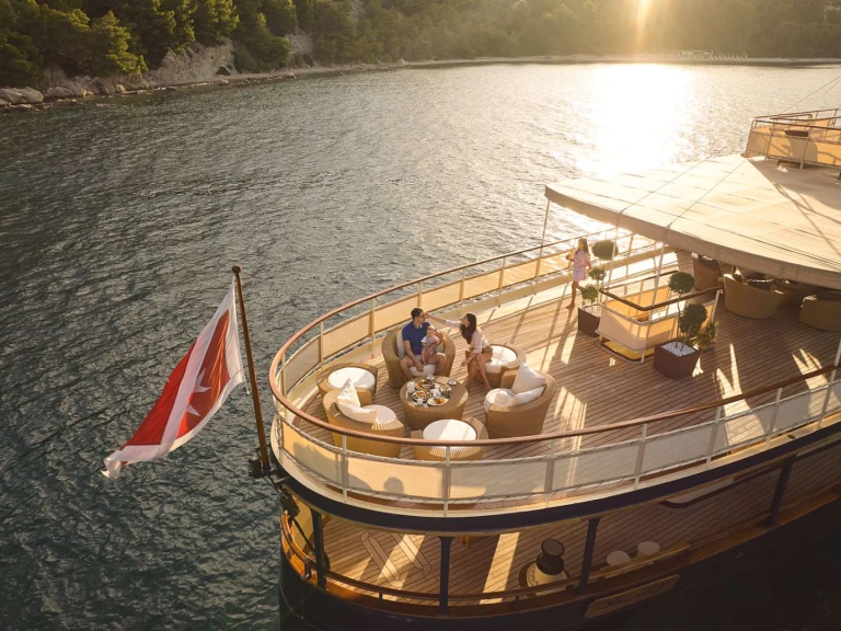 Hire a Uljanik Shipyard Seagull II Split