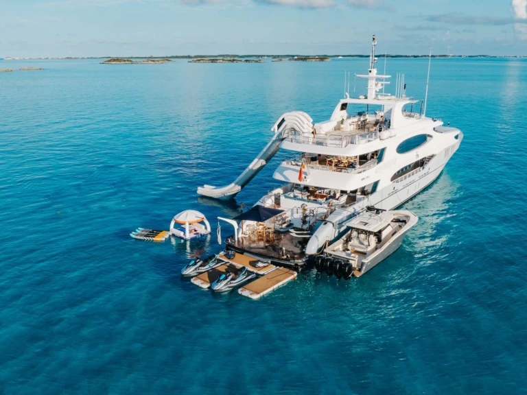 Luxury Yacht hire in Bahamas - Trinity TCB
