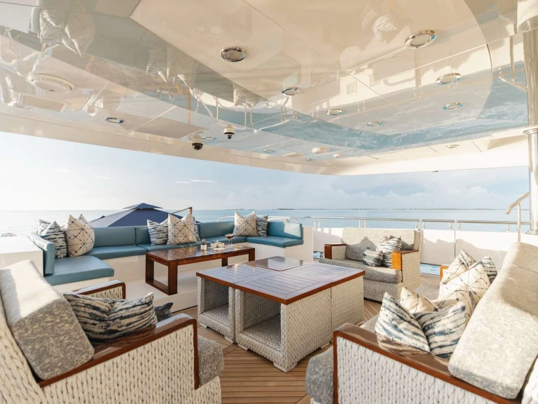 Charter a Trinity TCB in Bahamas on Samboat