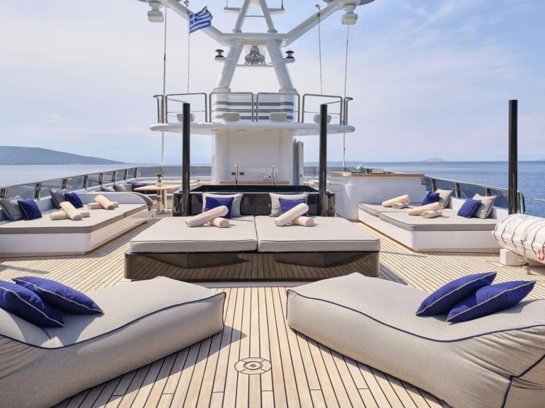 Yacht hire Athens cheap INVADER