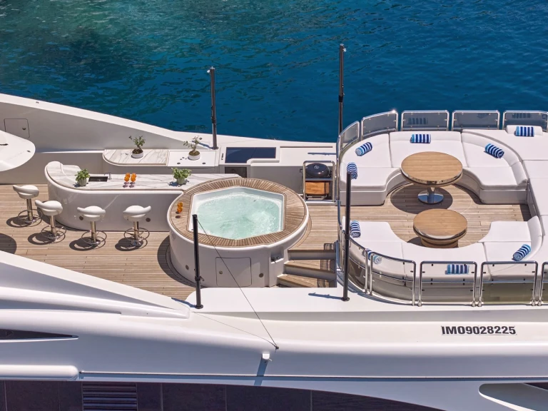 Yacht charter Athens - Benetti BARENTS on SamBoat