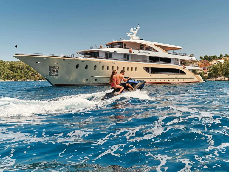 Hire a Custom Queen Eleganza Croatia