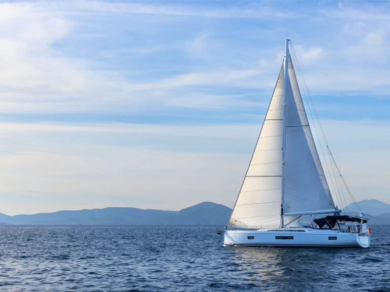 Hire Sailboat with or without skipper Bénéteau Alimos