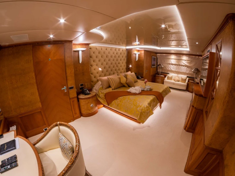 Charter a CRN Cantieri AZUL V  in Langkawi on Samboat