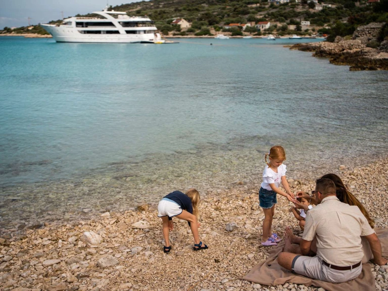 Luxury Yacht to hire Split at the best price