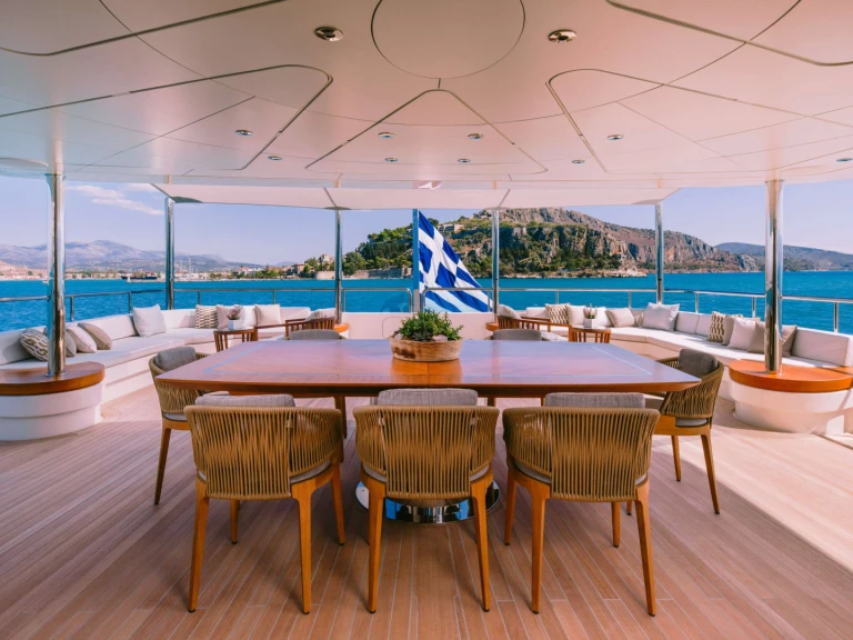 Luxury Yacht hire in Piraeus - Codecasa XANA