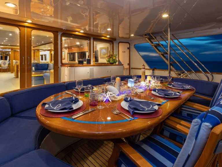 Yacht charter Newport - NQEA Yachts Jack Hargrave design RENA on SamBoat