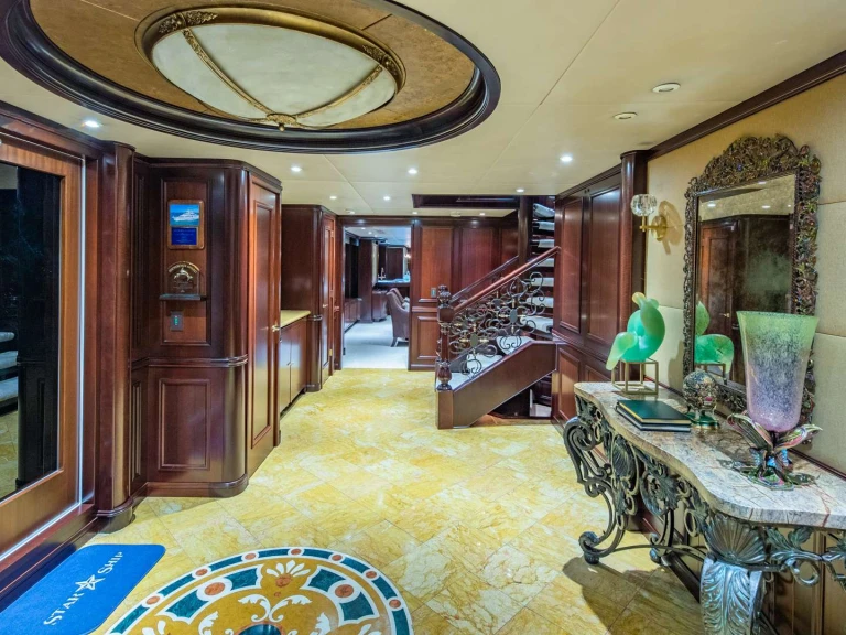 Charter a Van Mill STARSHIP in Fort Lauderdale on Samboat