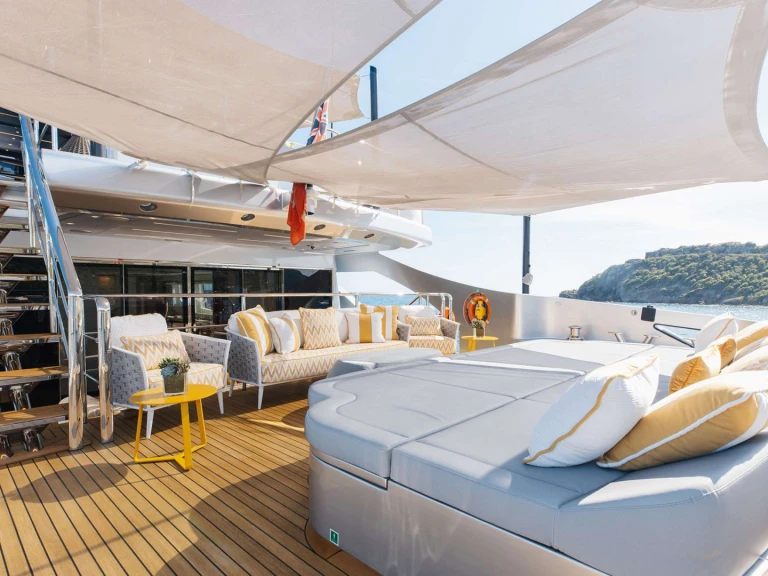 Luxury Yacht hire in Genova - Pershing CABO