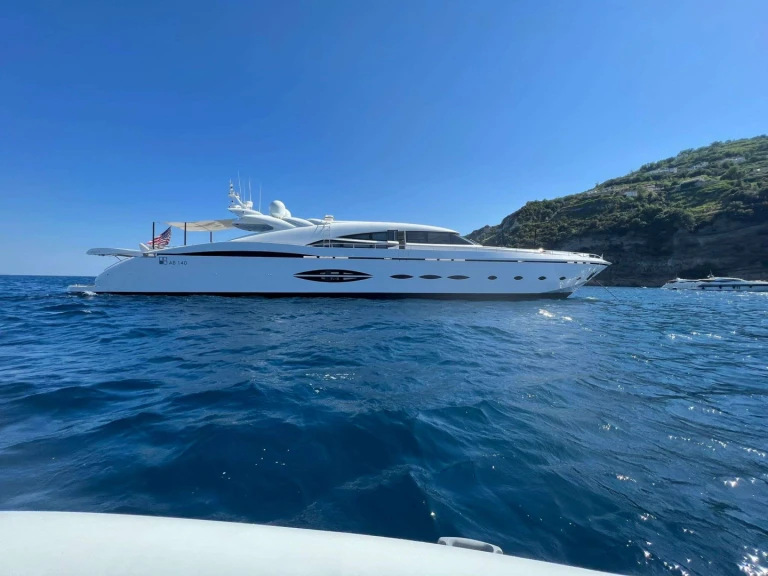 Luxury Yacht to hire British Virgin Islands (BVI) at the best price