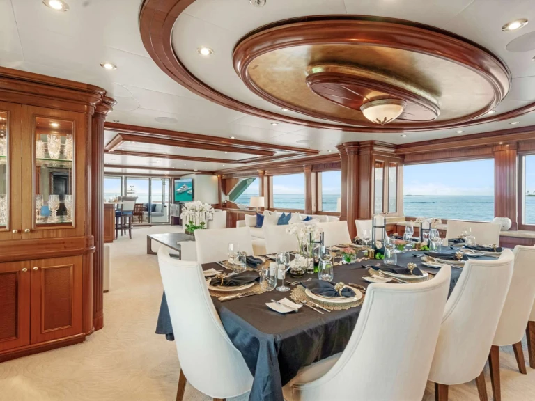 Luxury Yacht hire in Nassau - Richmond Yachts MISS STEPHANIE