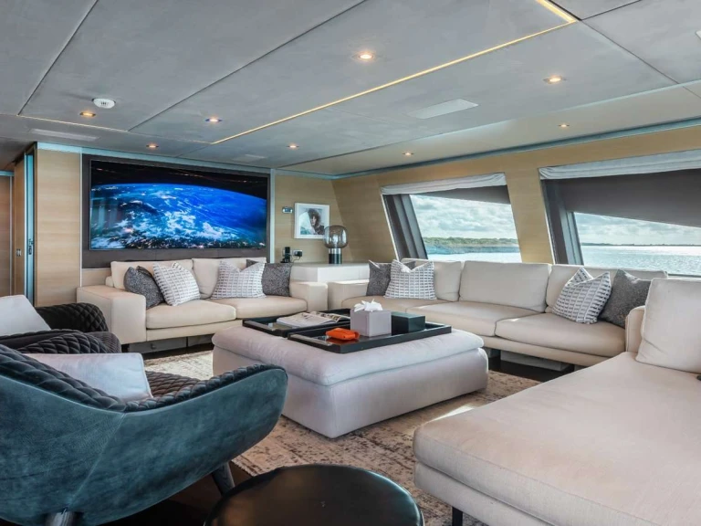 Hire Luxury Yacht with or without skipper Benetti Bahamas