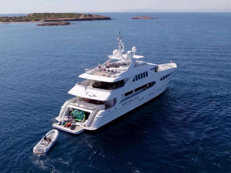 Charter a Heesen BENIK in Athens on Samboat