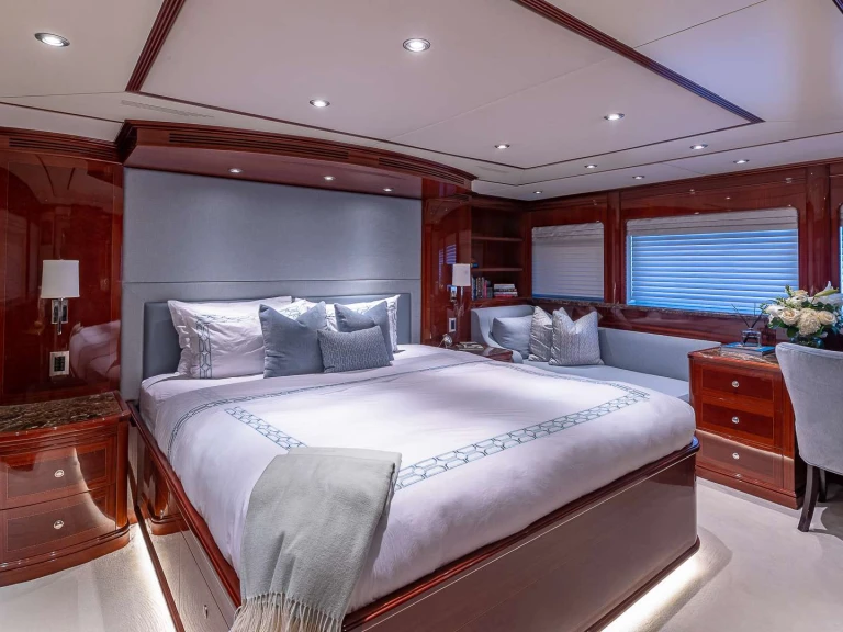 Splendor KASHMIR charter bareboat or skippered in  Nassau