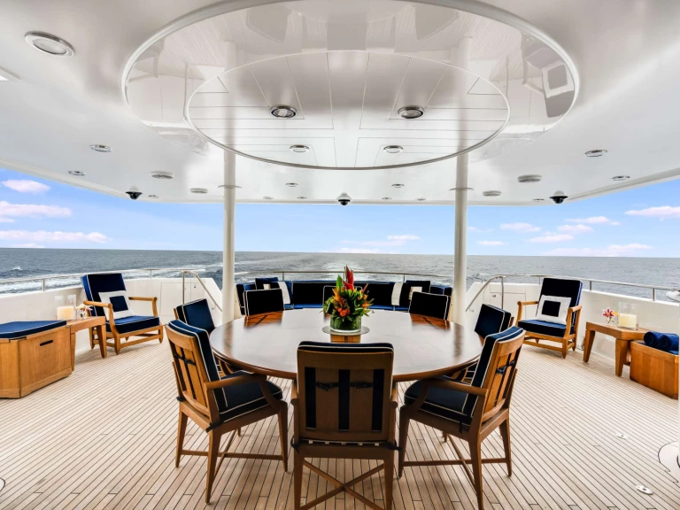 Yacht charter Newport - Westport AVALINA on SamBoat