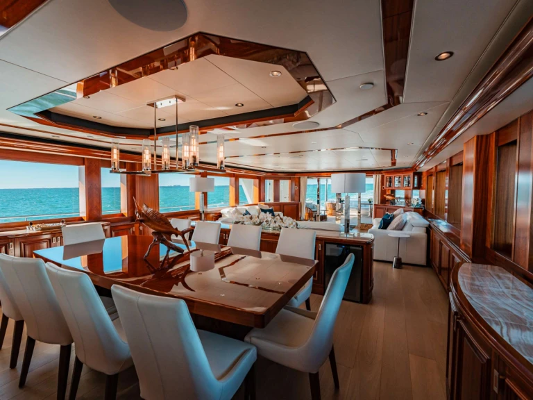 Yacht charter Miami - Westport BLUE TIME on SamBoat