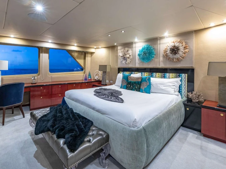 Yacht hire Bahamas cheap SWEET ESCAPE