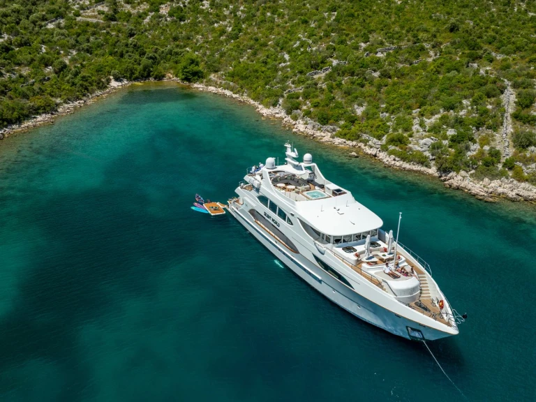 Hire a IAG SILENT WORLD Trogir