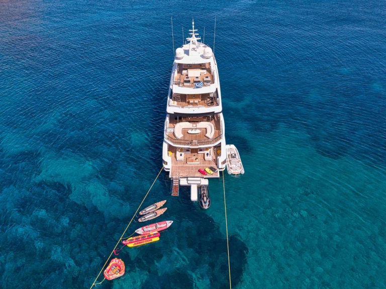 Charter a Azimut VOLO MARE in Athens on Samboat
