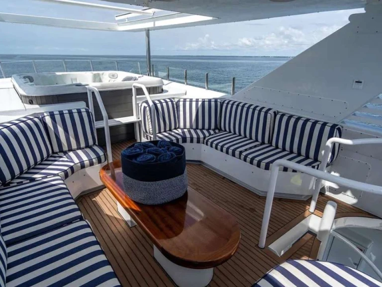 Luxury Yacht hire in Miami - Broward THE PRESTIGE