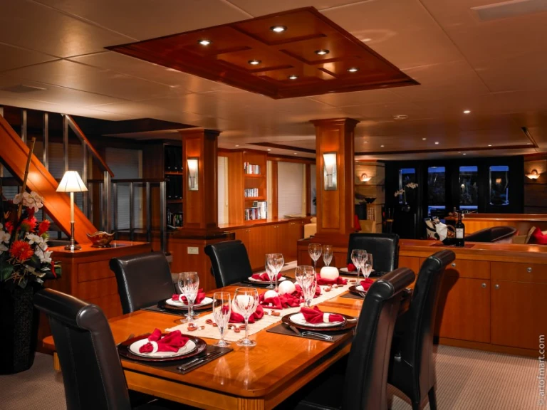 Hire Luxury Yacht with or without skipper Delta Marine Bahamas
