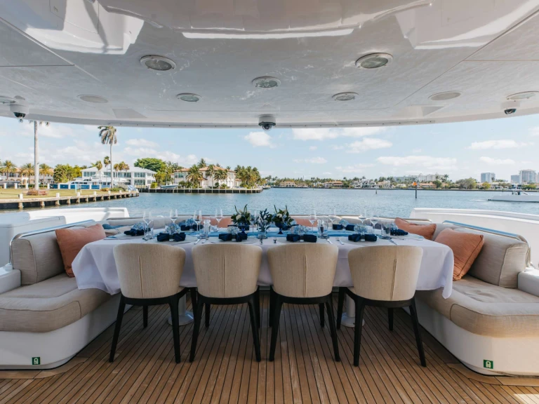 Hire Luxury Yacht with or without skipper delta Fort Lauderdale