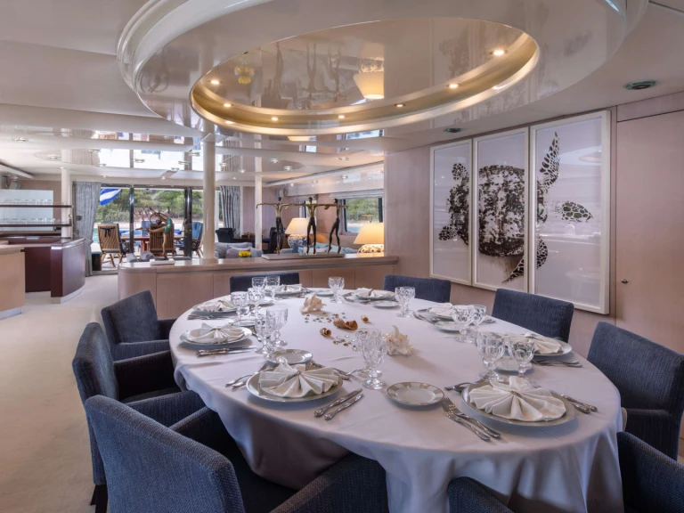 Luxury Yacht hire in Piraeus - Heesen MAGIX