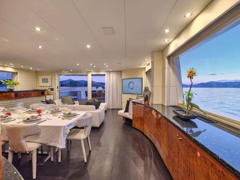 Hire Luxury Yacht Turkish shipyard with a boat licence