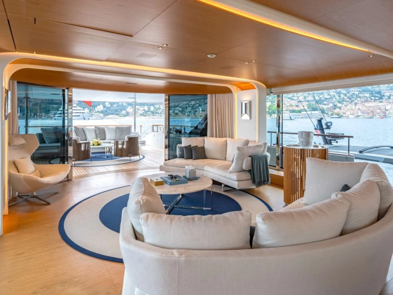 Luxury Yacht hire in Monaco - Benetti ALLURIA