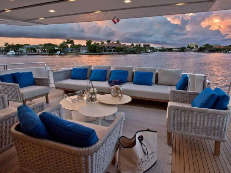 Hire Luxury Yacht with or without skipper San Lorenzo Greece