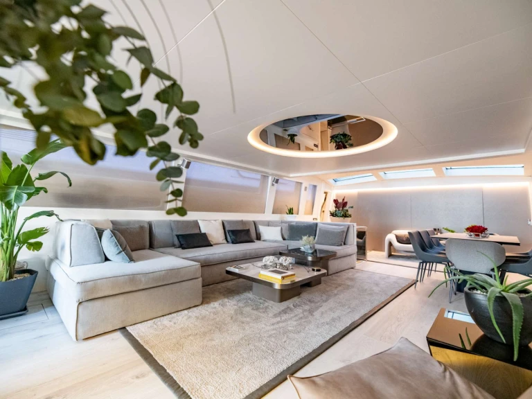Luxury Yacht hire in Athens - Tecnomar EVA